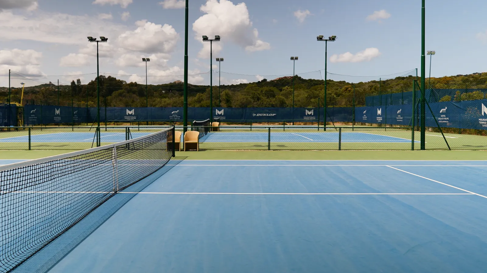 Court de tennis en dur à la Mouratoglou Academy