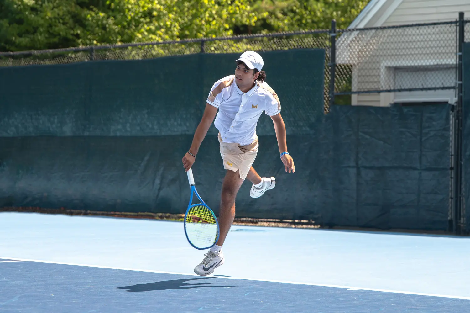 Jugador junior golpeando una derecha en el Mouratoglou Tennis Center Boston