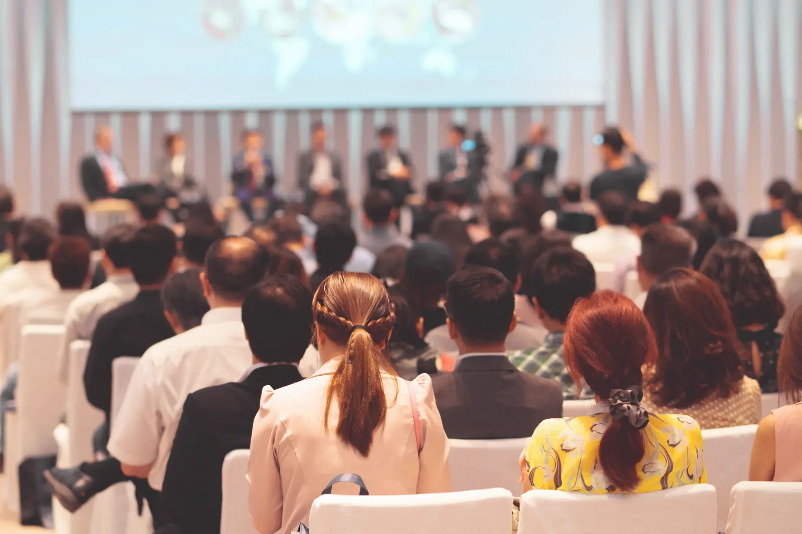 Public assistant à une conférence