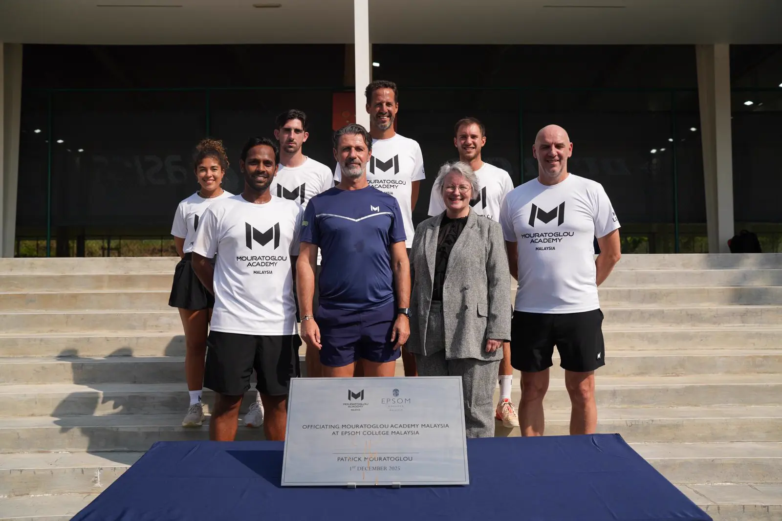 Patrick Mouratoglou et l’équipe de la Mouratoglou Academy Malaysia lors du lancement officiel à l’Epsom College in Malaysia