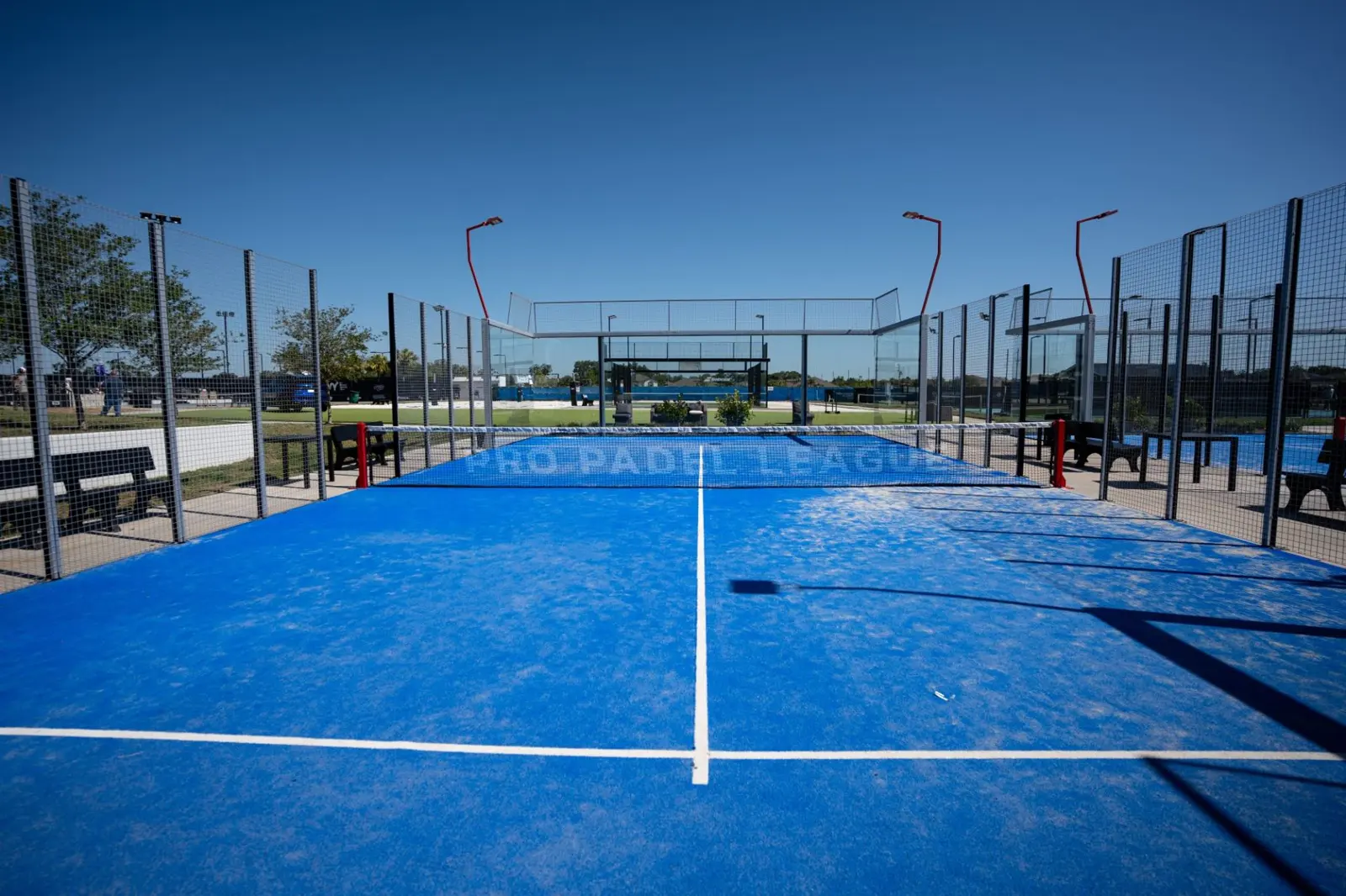Padelplatz im Freien an der Mouratoglou Academy Zephyrhills in Florida