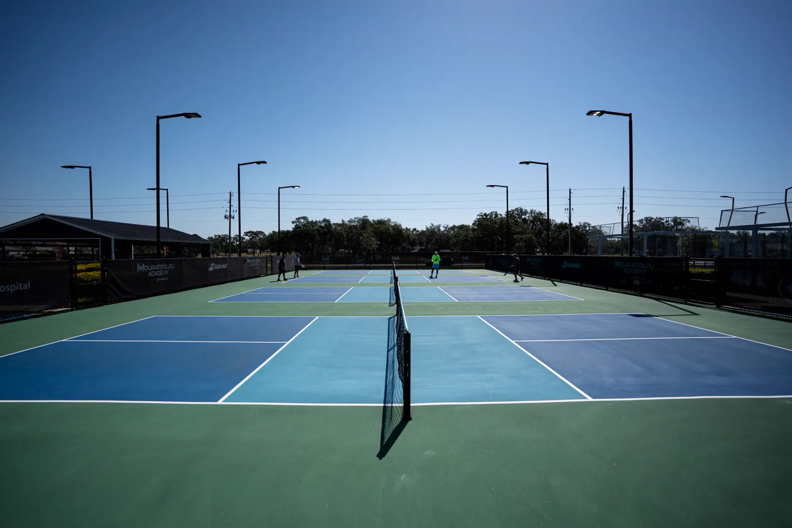 Pickleball-Außenplätze an der Mouratoglou Academy Zephyrhills, gemacht für Training und Freizeitspiel