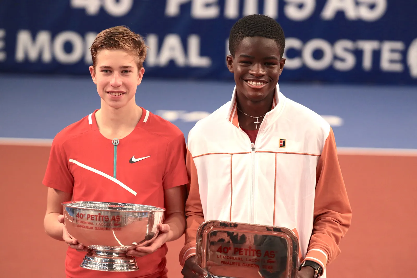 Carel Ngounoue, à droite, lors de la remise des trophées des Petits As