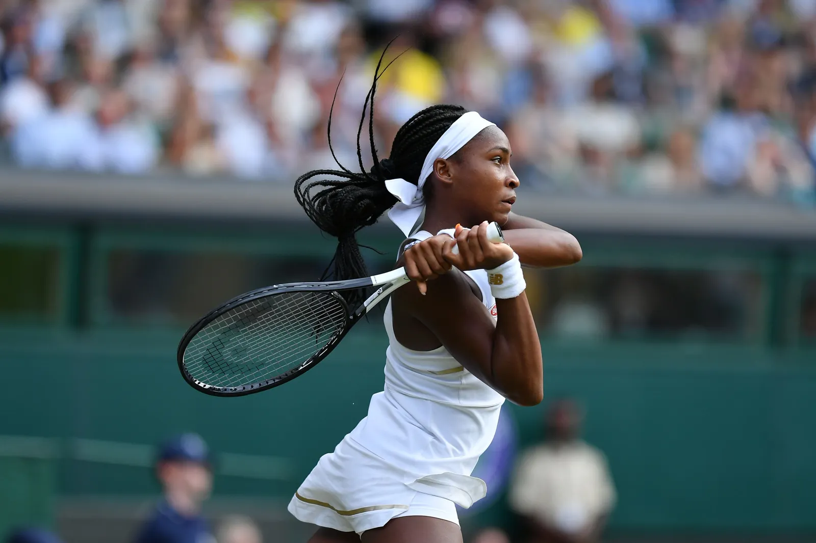 Coco Gauff schlägt eine beidhändige Rückhand