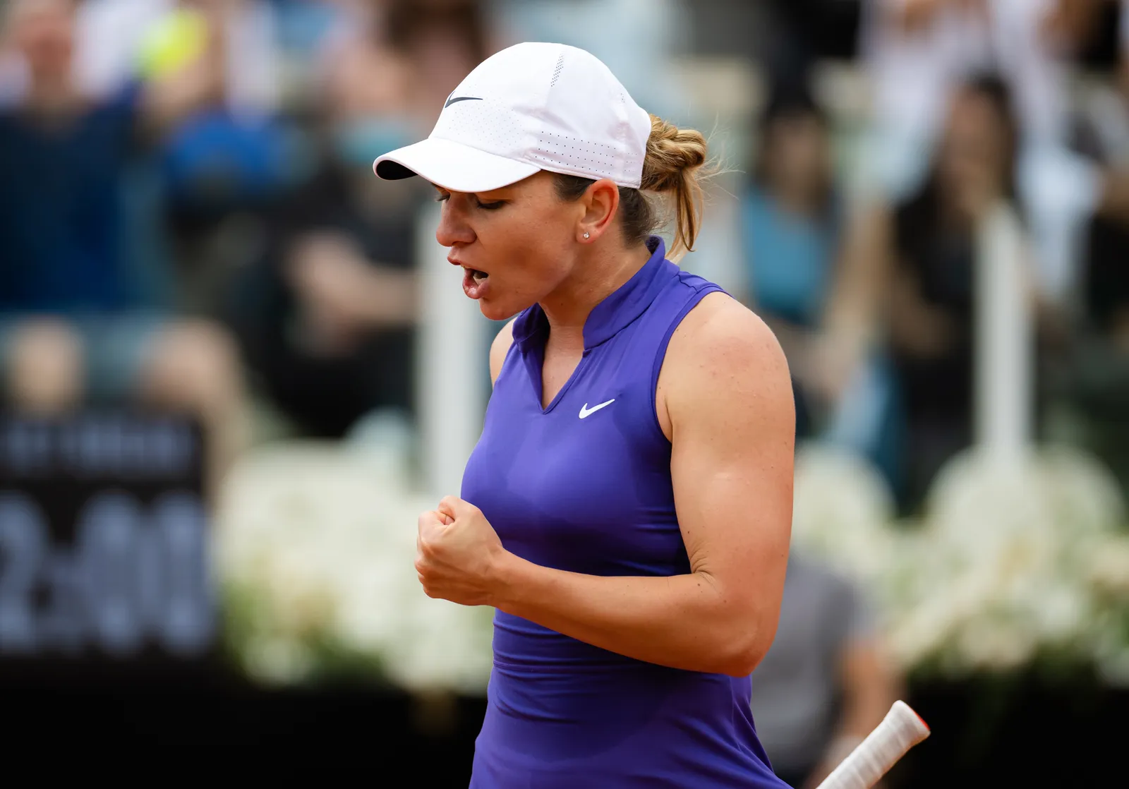 Simona Halep ballt während eines Matches die Faust